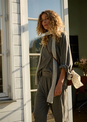 Earth sweat Khaki Gray Moshi Moshi 